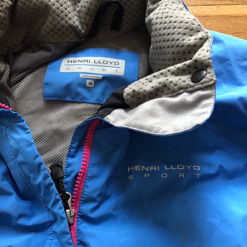 Lightweight sport jacket wind breaker w/ zip hood